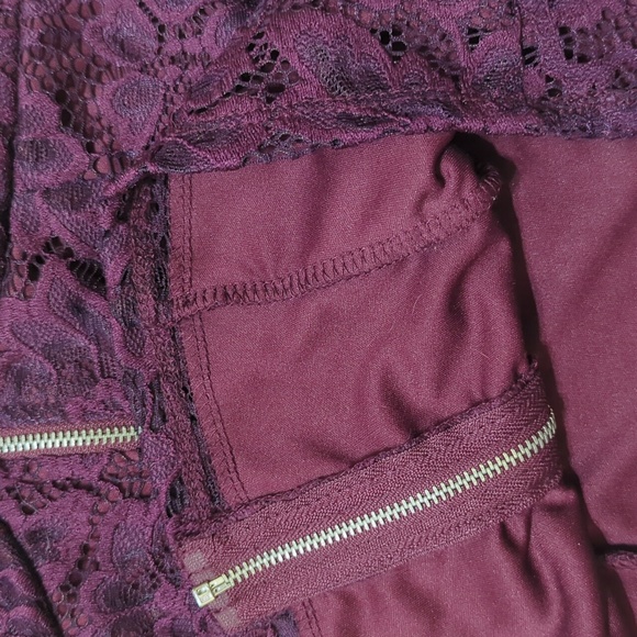 Merlot Floral Lace Zip Up Tank Top - Picture 10 of 10